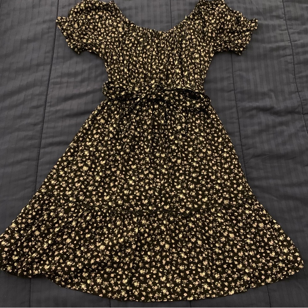 Muse Petite Floral Off-The-Shoulder Dress - Picture 4 of 8